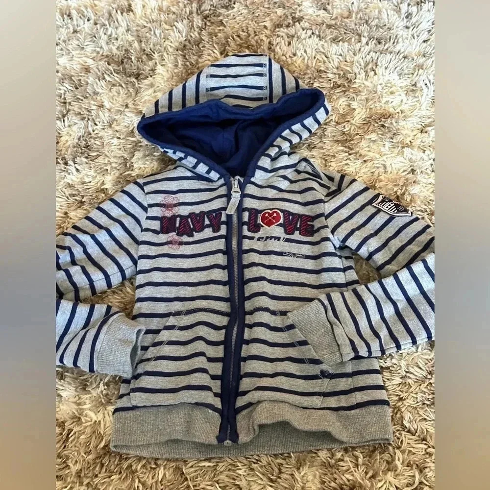 Sweater zip up size 6